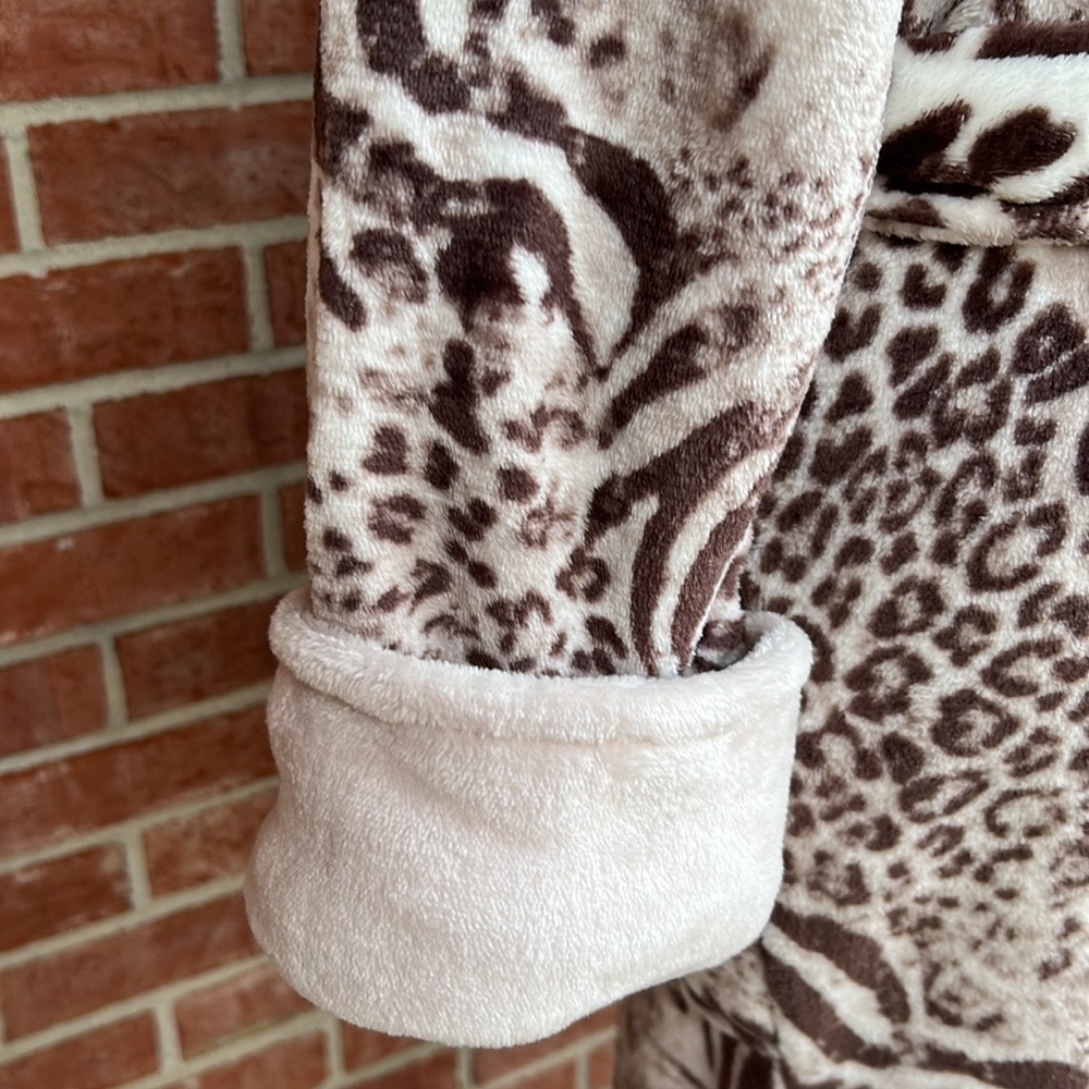 Natori Mixed Animal Print/Cream Faux Fur Trim Long Robe - Picture 6 of 9